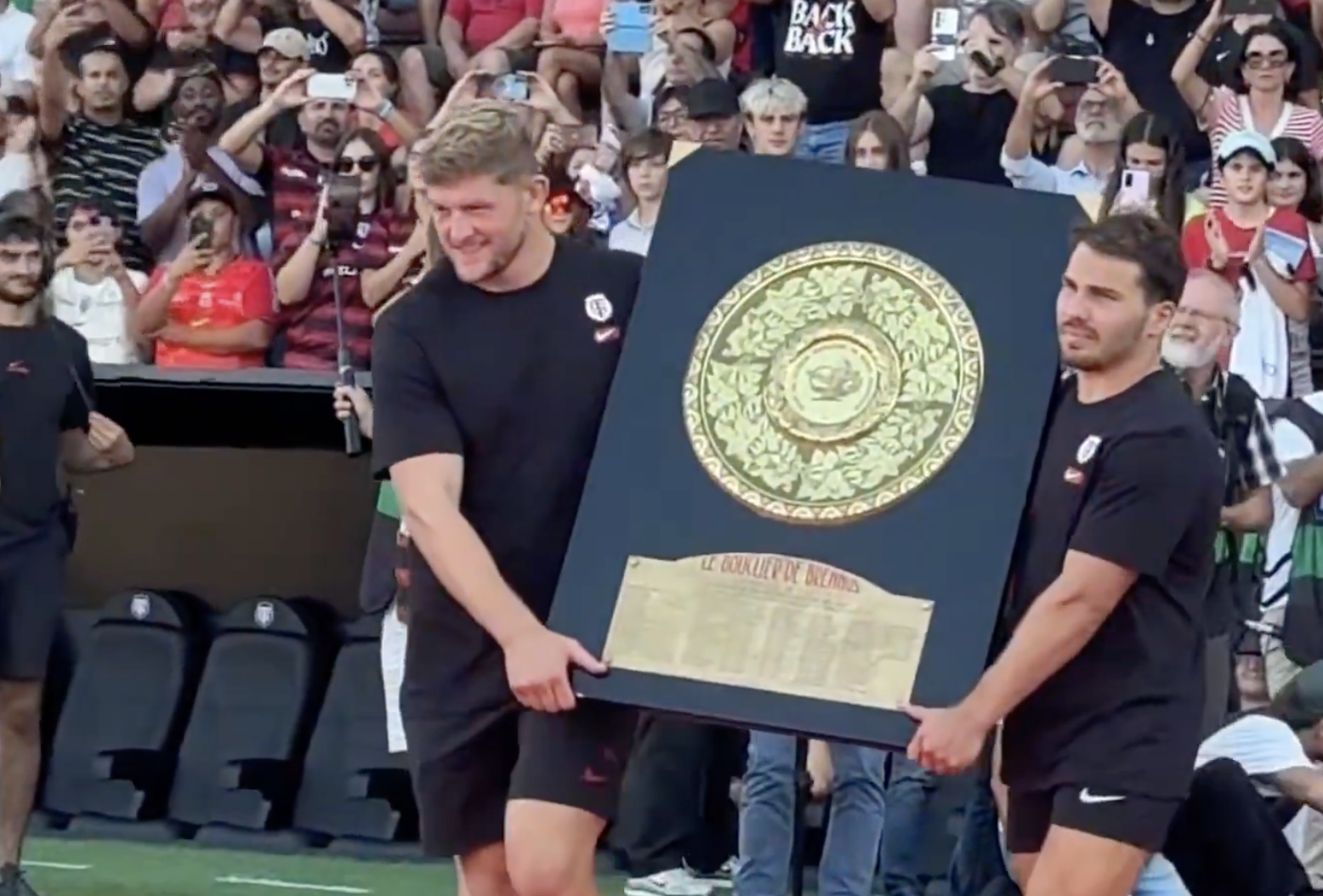 Stade Toulousain : le quatri&egrave;me sacre cons&eacute;cutif f&ecirc;t&eacute; avec les supporters