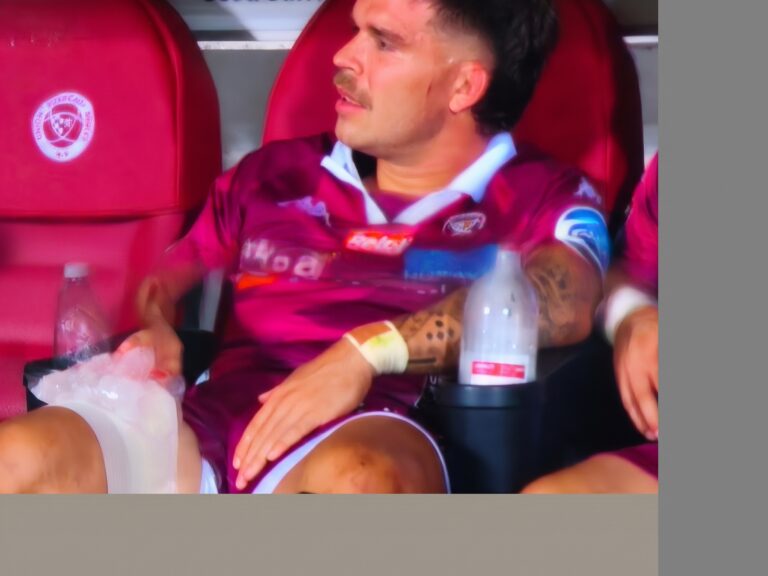 améliore la netteté de cette image de mathieu Jalibert ( bordeaux ) prise devant tv