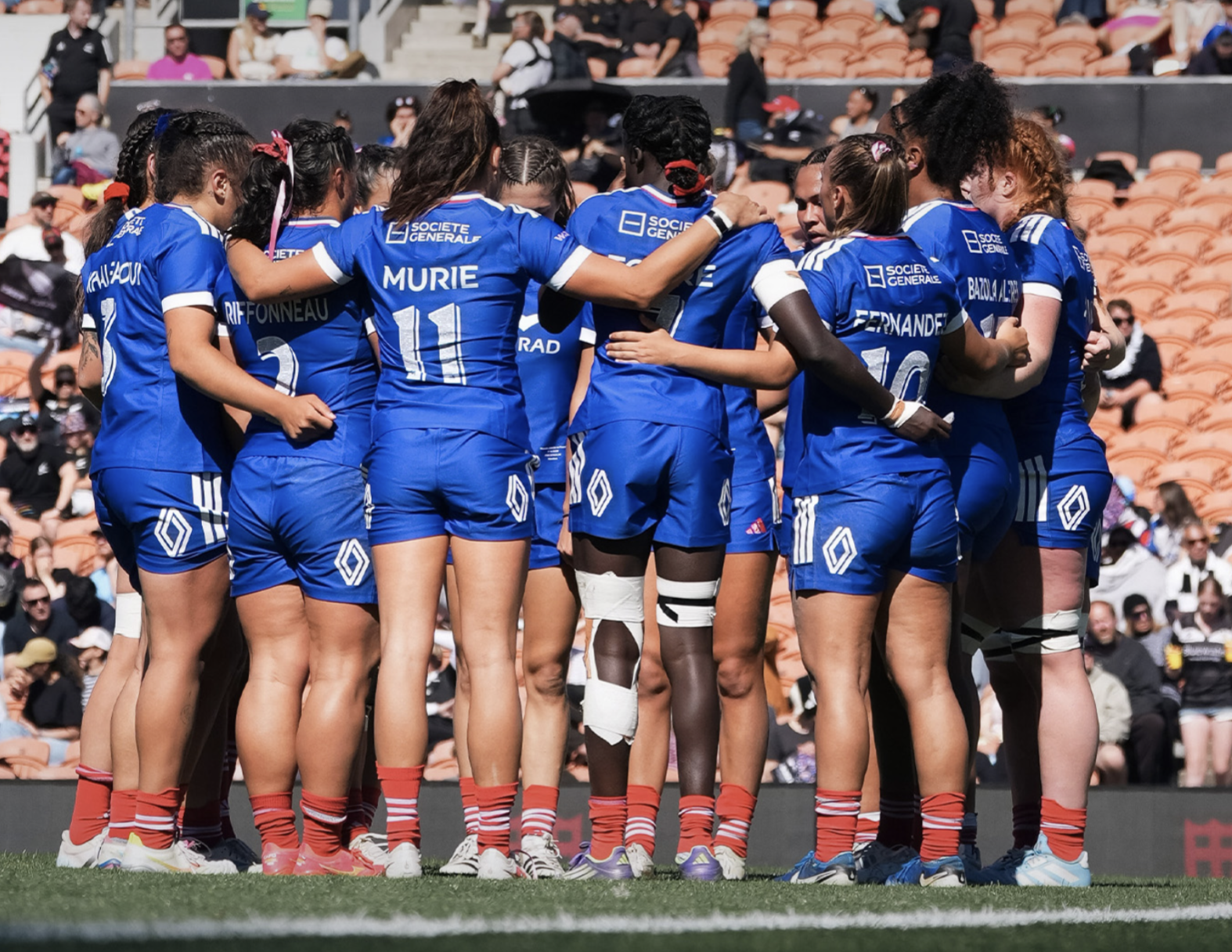 Global Series : le XV de France féminin subit un lourd 81-12 face aux Black Ferns