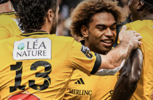 Top 14 : La Rochelle s&rsquo;offre le bonus &agrave; Gerland et inflige au Lou sa premi&egrave;re d&eacute;faite